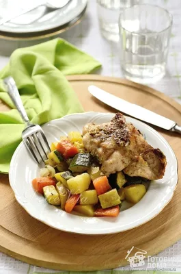Самый вкусный рецепт курицы с овощами в духовке | KPIZ.ru