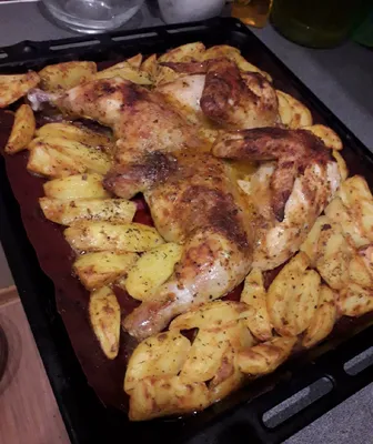 Курица, запеченная целиком с картофелем в духовке - пошаговый фоторецепт