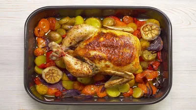 Курица с картошкой и луком в духовке - пошаговый фоторецепт