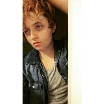 Jeremy Allen White signed Shameless 8x10 photo autographed Lip Gallagher #2