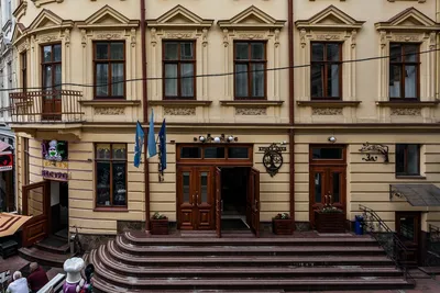 300-летняя липа, огромные лилии. Михайловский сад приглашает на экскурсии -  Российская газета
