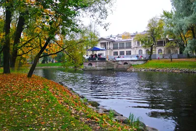 Лопухинский сад в Санкт-Петербурге
