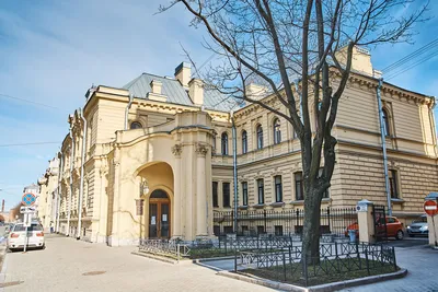 Свадебная фотосессия весной в Лопухинском саду • Свадебный фотограф СПб