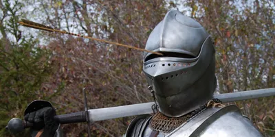 Лук и стрелы на фестивале Этно, естественный материал Стоковое Изображение  - изображение насчитывающей предохранение, празднество: 166396433