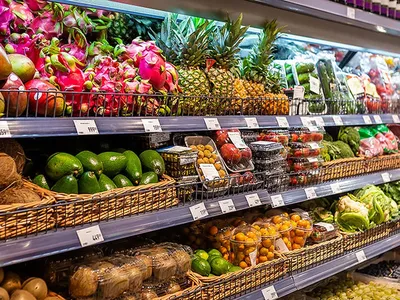 Как фрукты и овощи попадают на полки магазинов и почему бананы пользуются  наибольшим спросом у сибиряков - KP.RU