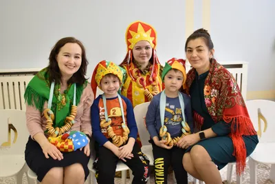 Моя первая аппликация на тему масленица «Украшаем блинчик»