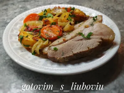 Мясо, запечённое с овощами в духовке - рецепт автора Готовим с Любовью