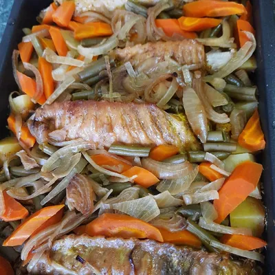Мясо в духовке с картошкой: вкусный и сытный рецепт со свининой