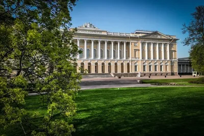 Михайловский сад принимает посетителей