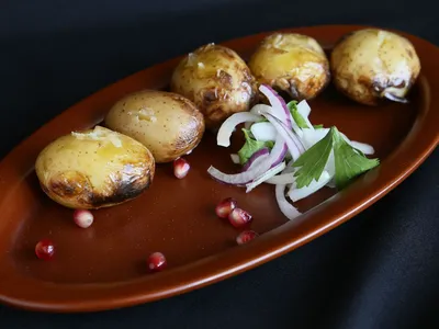 Молодой картофель в духовке: простой рецепт от Евгения Клопотенко