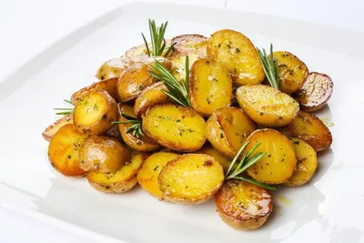 Молодой картофель жареный целиком \"Ароматный\" - пошаговый рецепт с фото на  Повар.ру