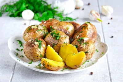 Молодой картофель стоковое изображение. изображение насчитывающей  вегетарианец - 159575945