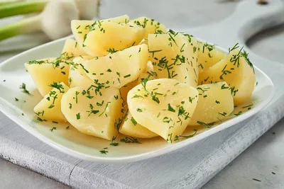 Молодой жареный картофель с фаршем – кулинарный рецепт