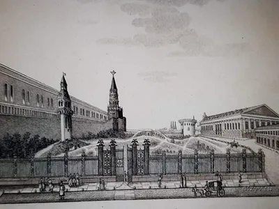 File:Романовский обелиск. Александровский сад, Москва. 2013.jpg - Wikimedia  Commons