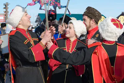 Купить карнавальный женский костюм Широкая Масленица