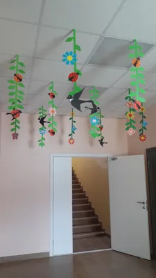 Оформление коридора в детском саду к 8 марта. | School decorations, Spring  crafts, Crafts for kids