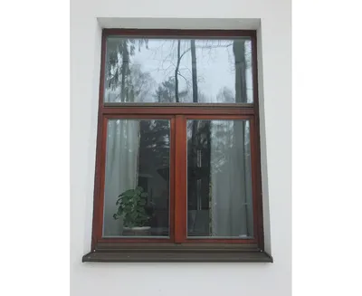 Цветные окна Рехау Интелио на темно-коричневой основе в загородном доме