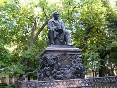 Памятник Крылову: львы, медведи и мартышки в Летнем саду Санкт-Петербурга |  Достопримечательности города: памятники и скульптуры | Дзен