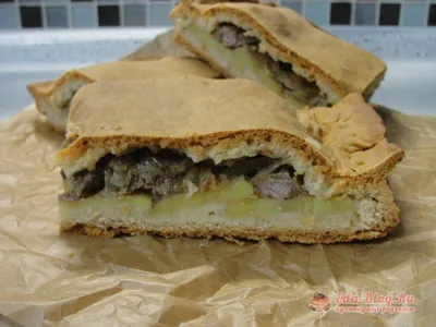 Заказать Пирог с мясом и картофелем 500г в сети пекарен Каравай с доставкой  по Чебоксарам от 90 минут!