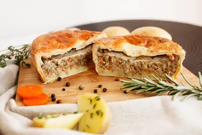 Пирог Деревенский с мясом и картофелем 2 кг - Русские пироги