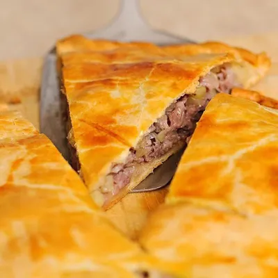 Песочный пирог с фаршем и картофелем – кулинарный рецепт