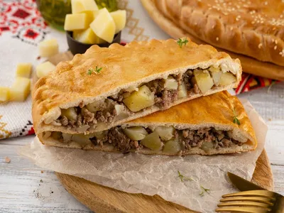 Заказать пирог с картошкой и курицей – доставка по Москве – Пироговая лавка