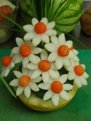 Аппетитные поделки из овощей | Amazing food art, Creative food art, Fun  kids food