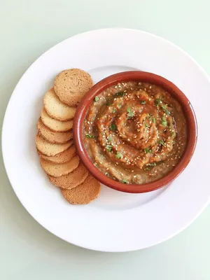Самые вкусные кисло-сладкие маринованные помидоры на зиму с уксусом и луком