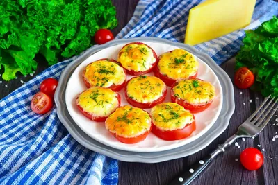 Помидоры с сыром и чесноком в духовке рецепт фото пошагово и видео -  1000.menu