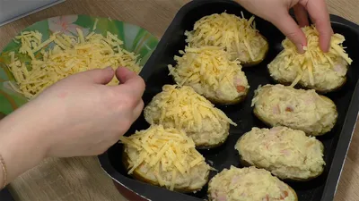 Потрясное блюдо из картофеля на праздничный стол: нереально вкусно,  съедается быстрее, чем мясо (беспроигрышное горячее на праздники) | Микс  Рецептов | Дзен