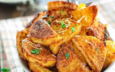 https://www.julia-recipes.com/varenaya-kartoshka-s-zelenyu/