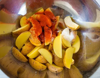 Картофельный салат с соусом айоли: простой рецепт от Евгения Клопотенко