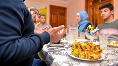 https://lite.informator.ua/ru/11-interesnyh-faktov-o-mesyace-ramadan-i-raspisanie-namazov