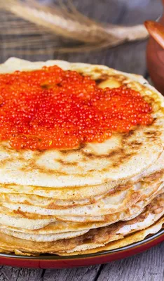 Открытка со стихами и нежными цветами на Масленицу