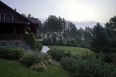 Проект недели: Сад с «комнатами» на вытянутом участке | Houzz Россия