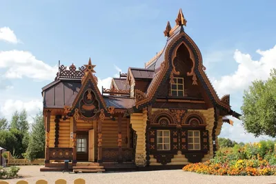 О русском стиле и работе с культурным кодом: интервью с основательницей  Glazurmag