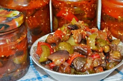 Огуречный салат на зиму с луком и укропом – Простой рецепт