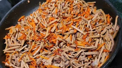 Говяжья печень в сметане с луком и морковью рецепт с фото пошагово -  1000.menu