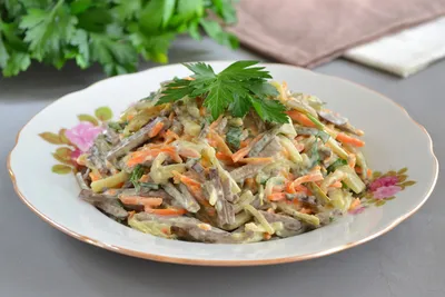 Салат с куриной печенью, солёными огурцами и морковью | Вкусная еда у  Светланы | Дзен