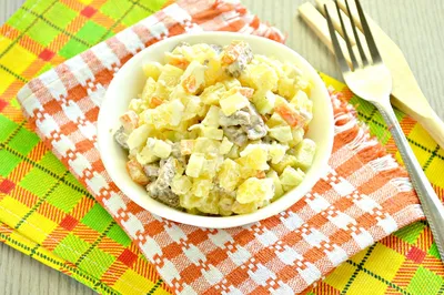 Очень вкусный салат с солеными огурцами и курицей. Без вареных овощей. | Я  Готовлю... | Дзен