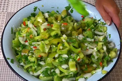 Салат из зеленых помидоров на зиму рецепт – Русская кухня: Закуски. «Еда»