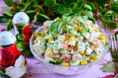 Крабовый салат с кукурузой и огурцом, рецепт с фото