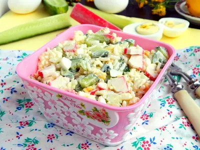 Куриный салат с крабовыми палочками и кукурузой рецепт – Европейская кухня:  Салаты. «Еда»