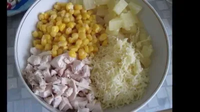 Рецепт салата из курицы с огурцом и кукурузой с фото пошагово на Вкусном  Блоге