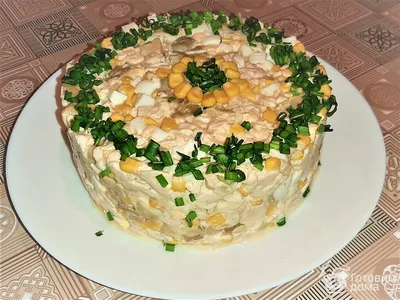Салат с курицей, кукурузой и сметанной заправкой - рецепт автора Инна