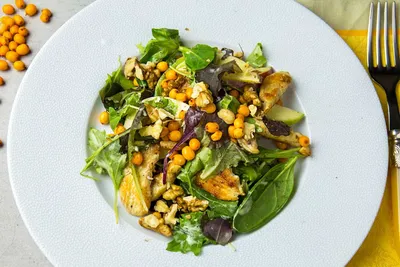 Салат с курицей, грибами и кукурузой - пошаговый рецепт с фото на Готовим  дома