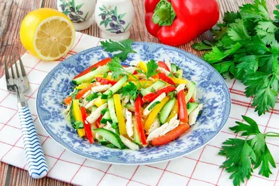 Салат с запеченной курицей овощами и соусом Разнотравье Зелёная Линия, 200г  - купить с доставкой в Самаре в Перекрёстке