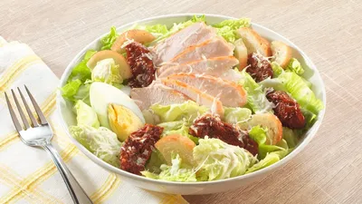 Салат \"Цезарь\" с вялеными томатами - Recipe Unilever Food Solutions
