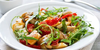 Салат из кус-куса с вялеными томатами и фетой | Kolomoka.ru