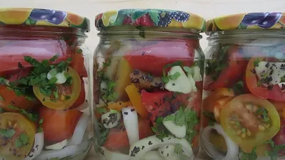 Зимние салаты из сезонных овощей: 3 вкусных рецепта